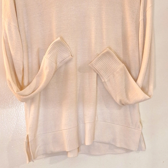 A&F Women's "oh so cozy" sweater - Picture 6 of 12